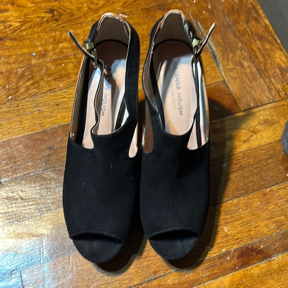 Julianne Hough for Solesociety Heels - Picture 1 of 4